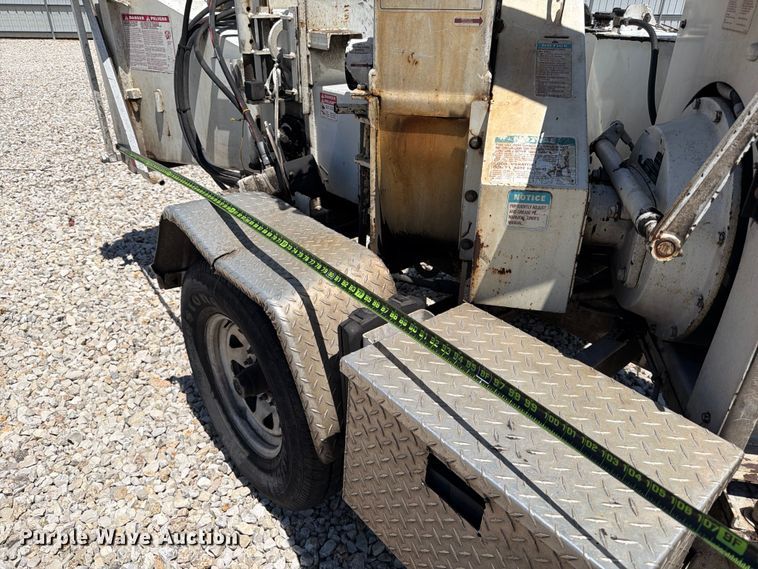 image for item YA3311 2012 Bandit 200XP wood chipper