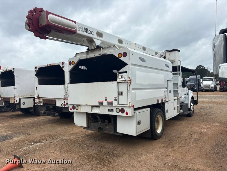 image for item YA3330 2016 Ford F750 Super Duty forestry bucket truck