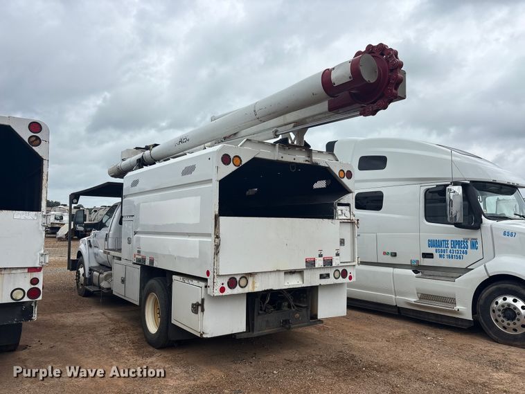 image for item YA3330 2016 Ford F750 Super Duty forestry bucket truck