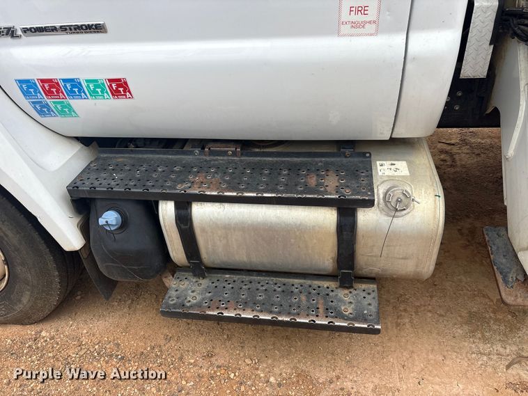 image for item YA3330 2016 Ford F750 Super Duty forestry bucket truck