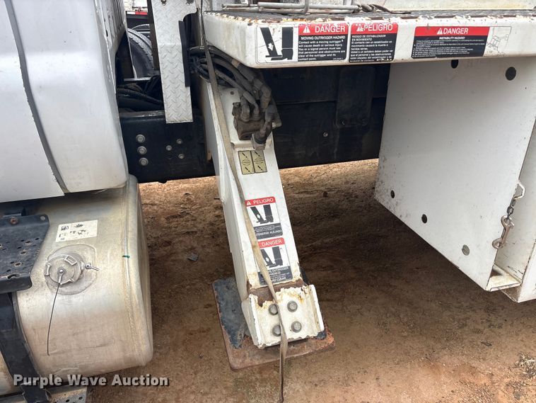 image for item YA3330 2016 Ford F750 Super Duty forestry bucket truck
