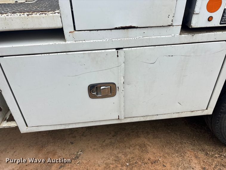 image for item YA3330 2016 Ford F750 Super Duty forestry bucket truck