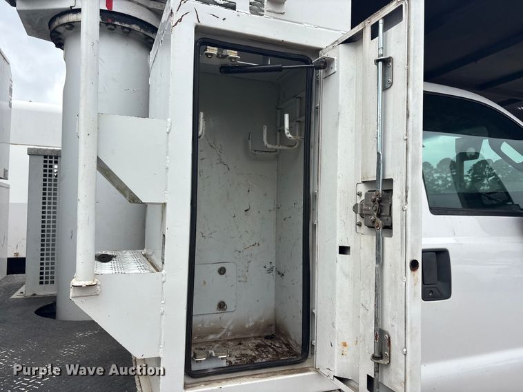 image for item YA3330 2016 Ford F750 Super Duty forestry bucket truck