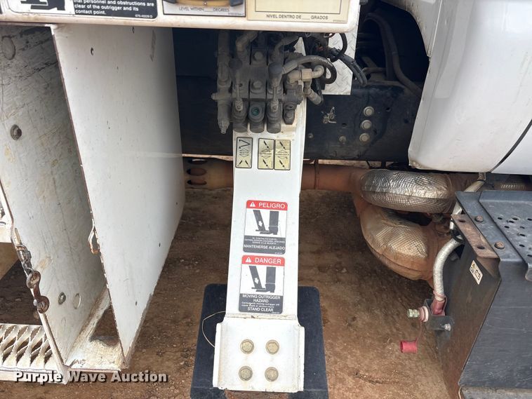 image for item YA3330 2016 Ford F750 Super Duty forestry bucket truck