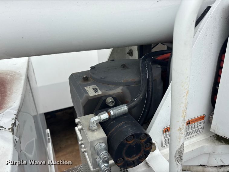 image for item YA3330 2016 Ford F750 Super Duty forestry bucket truck