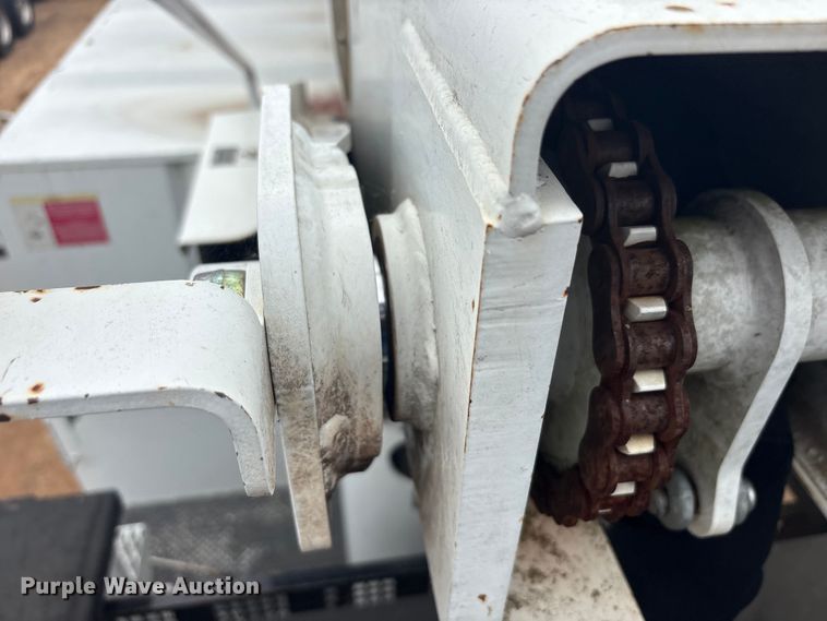 image for item YA3330 2016 Ford F750 Super Duty forestry bucket truck