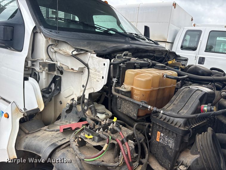 image for item YA3330 2016 Ford F750 Super Duty forestry bucket truck