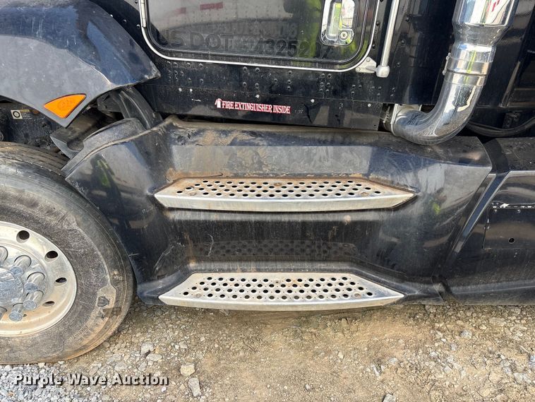 image for item YA3343 2008 Kenworth T660 dump truck