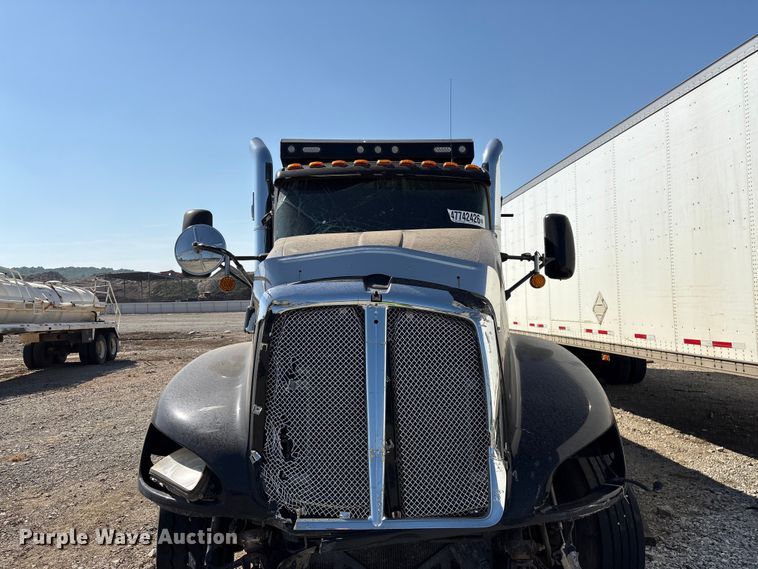 image for item YA3343 2008 Kenworth T660 dump truck
