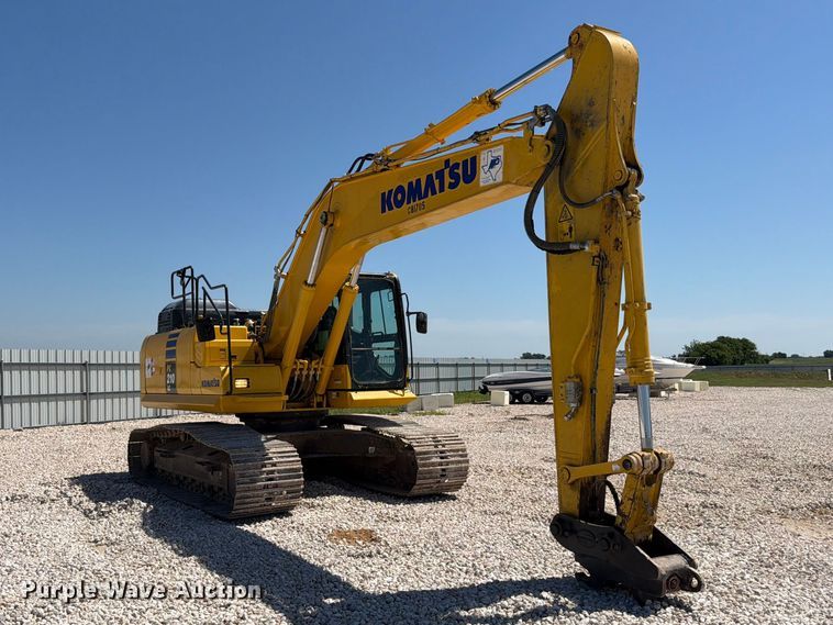 image for item YA3353 2022 Komatsu PC210LC-11 excavator