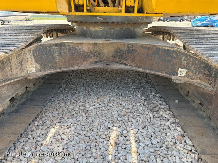 image for item YA3353 2022 Komatsu PC210LC-11 excavator
