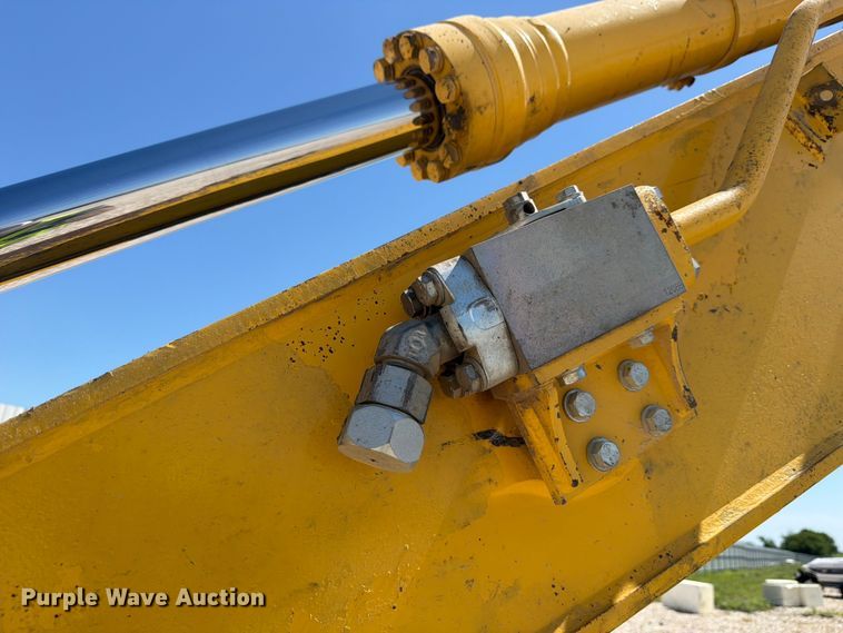 image for item YA3353 2022 Komatsu PC210LC-11 excavator