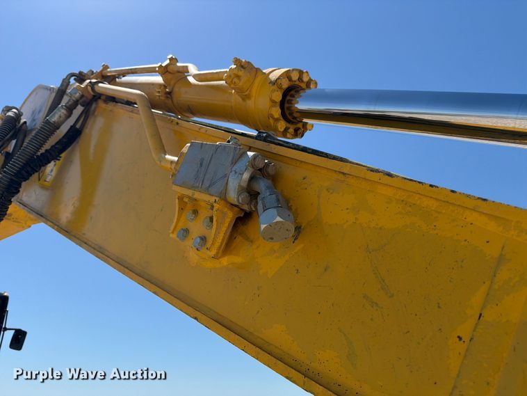 image for item YA3353 2022 Komatsu PC210LC-11 excavator