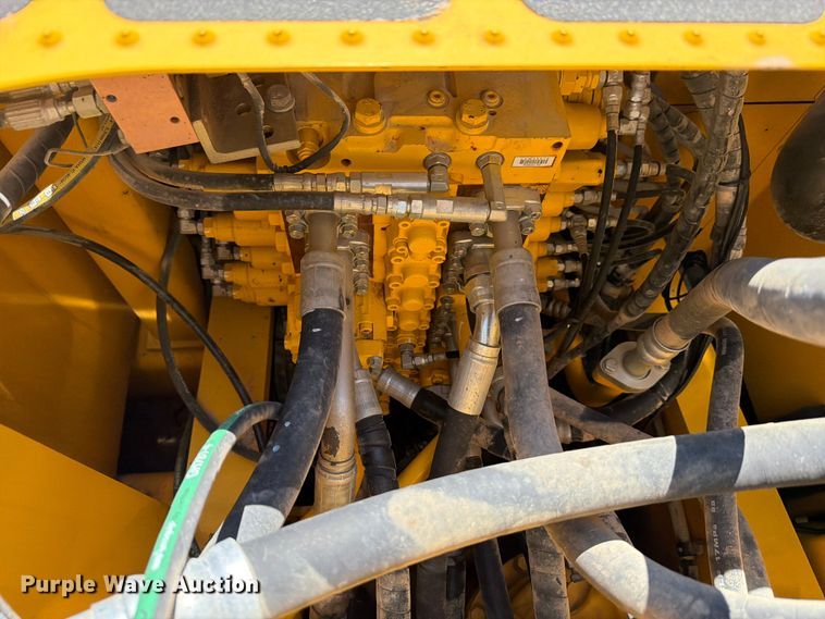 image for item YA3353 2022 Komatsu PC210LC-11 excavator