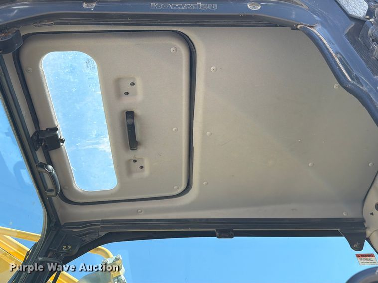 image for item YA3353 2022 Komatsu PC210LC-11 excavator