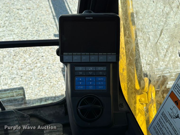 image for item YA3353 2022 Komatsu PC210LC-11 excavator