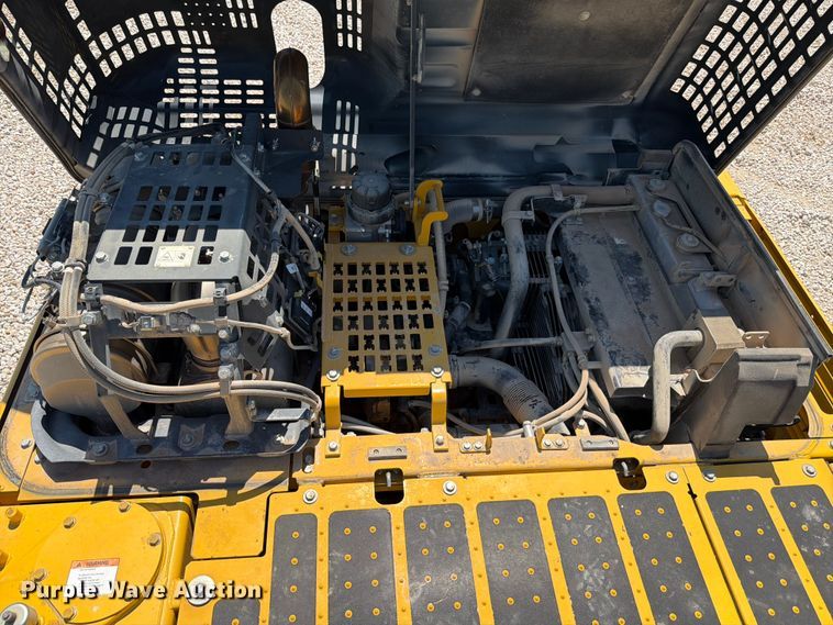 image for item YA3353 2022 Komatsu PC210LC-11 excavator