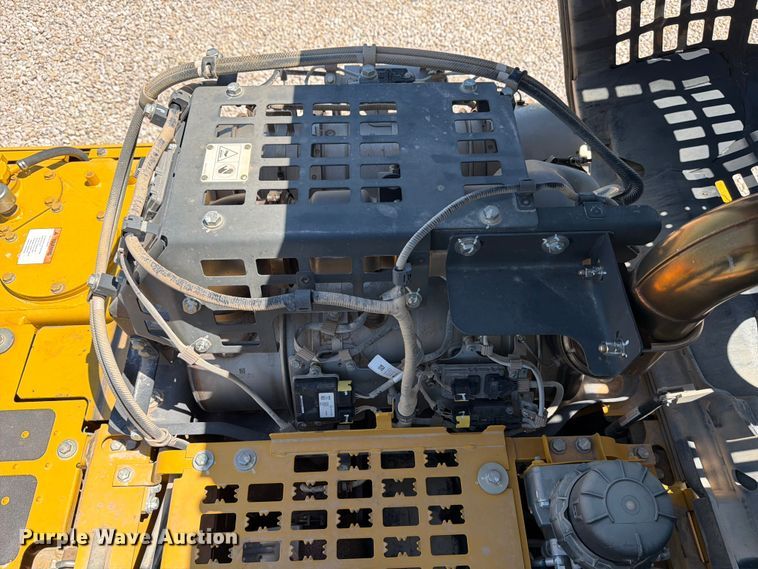 image for item YA3353 2022 Komatsu PC210LC-11 excavator