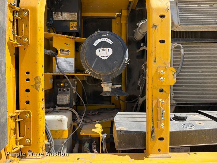 image for item YA3353 2022 Komatsu PC210LC-11 excavator
