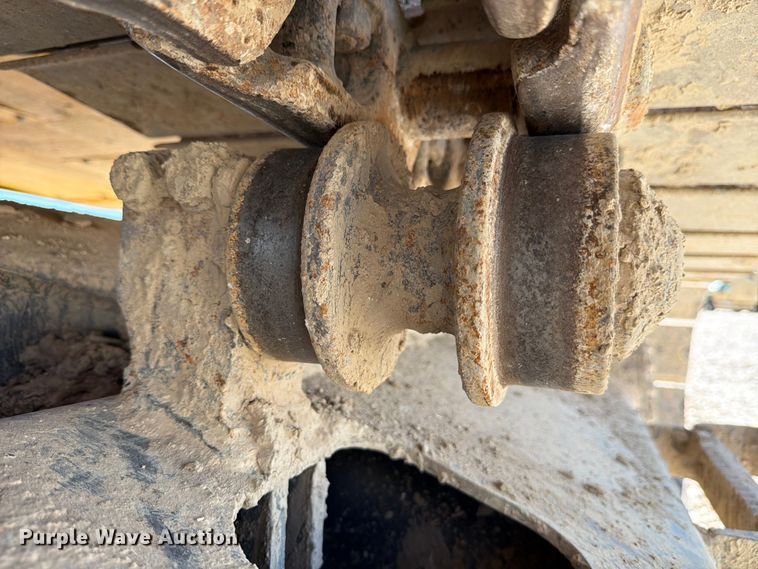 image for item YA3353 2022 Komatsu PC210LC-11 excavator