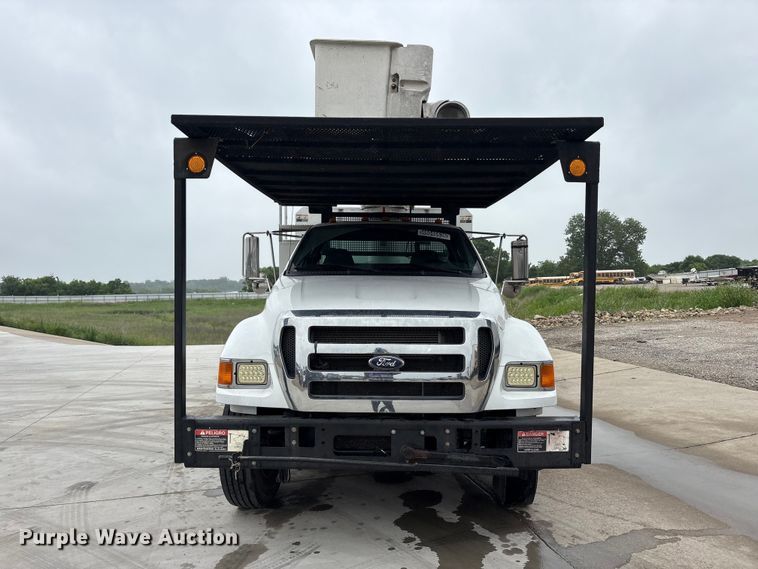 image for item YA3432 2015 Ford F750 Super Duty forestry bucket truck