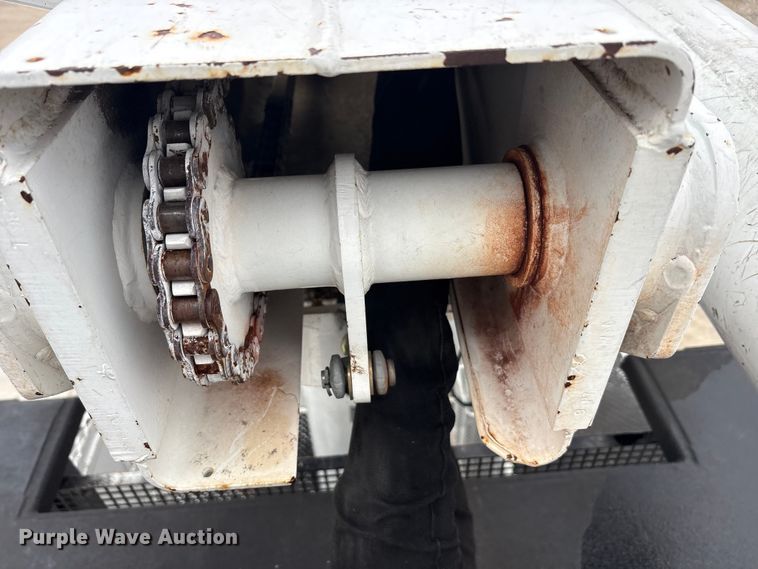 image for item YA3432 2015 Ford F750 Super Duty forestry bucket truck