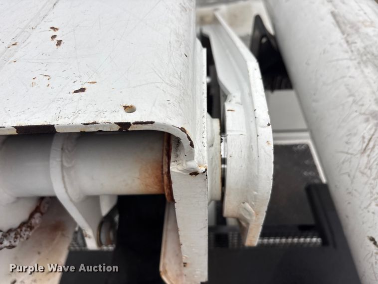 image for item YA3432 2015 Ford F750 Super Duty forestry bucket truck