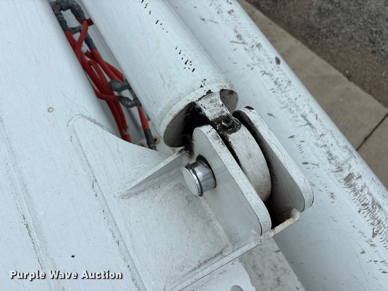 image for item YA3432 2015 Ford F750 Super Duty forestry bucket truck