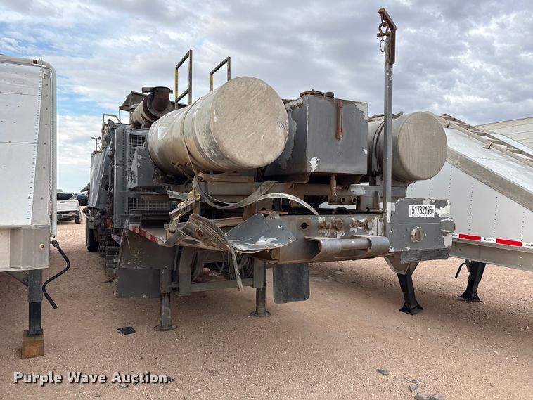 image for item YA3451 2013 Peerless CH-44-2A double pump cement trailer