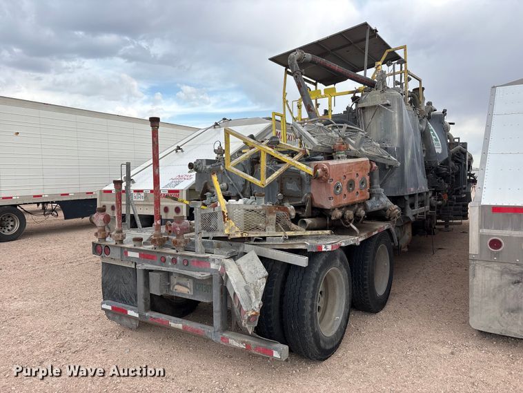 image for item YA3451 2013 Peerless CH-44-2A double pump cement trailer