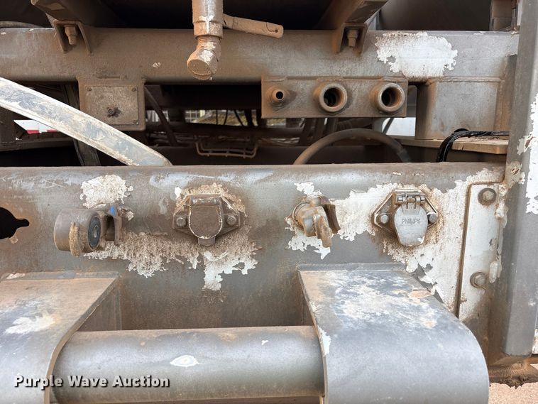 image for item YA3451 2013 Peerless CH-44-2A double pump cement trailer