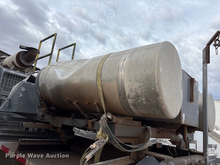 image for item YA3451 2013 Peerless CH-44-2A double pump cement trailer