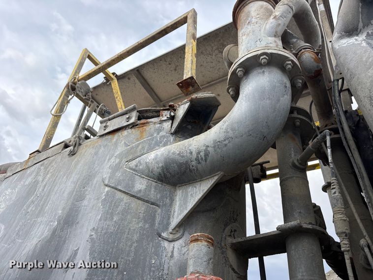image for item YA3451 2013 Peerless CH-44-2A double pump cement trailer