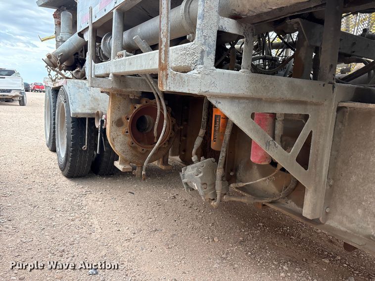 image for item YA3451 2013 Peerless CH-44-2A double pump cement trailer