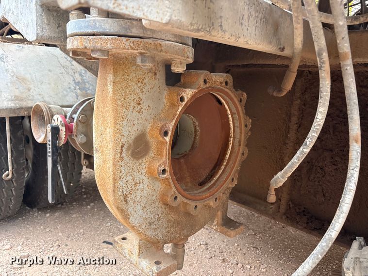 image for item YA3451 2013 Peerless CH-44-2A double pump cement trailer
