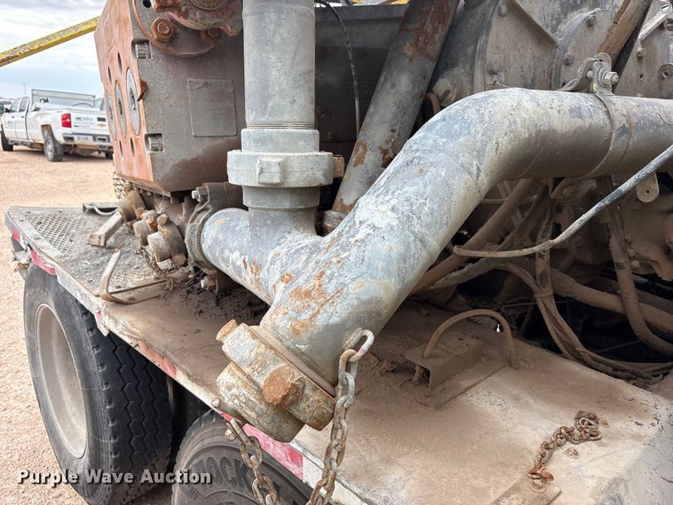 image for item YA3451 2013 Peerless CH-44-2A double pump cement trailer