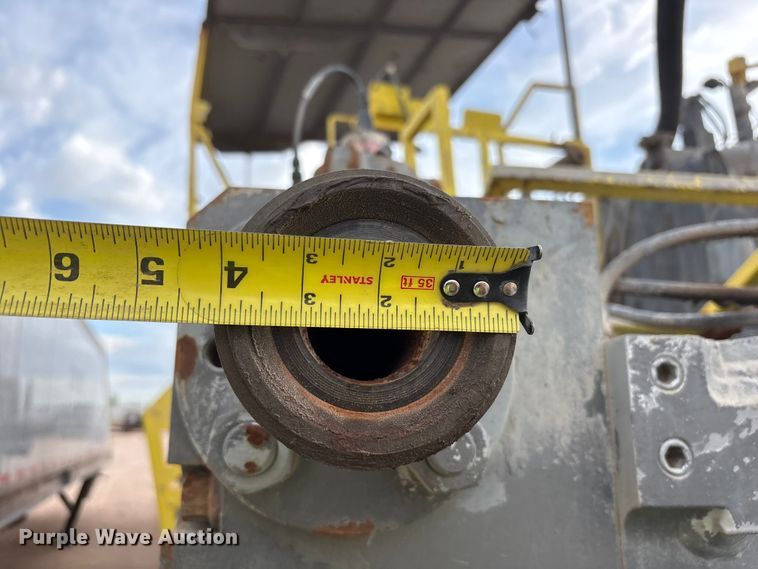 image for item YA3451 2013 Peerless CH-44-2A double pump cement trailer