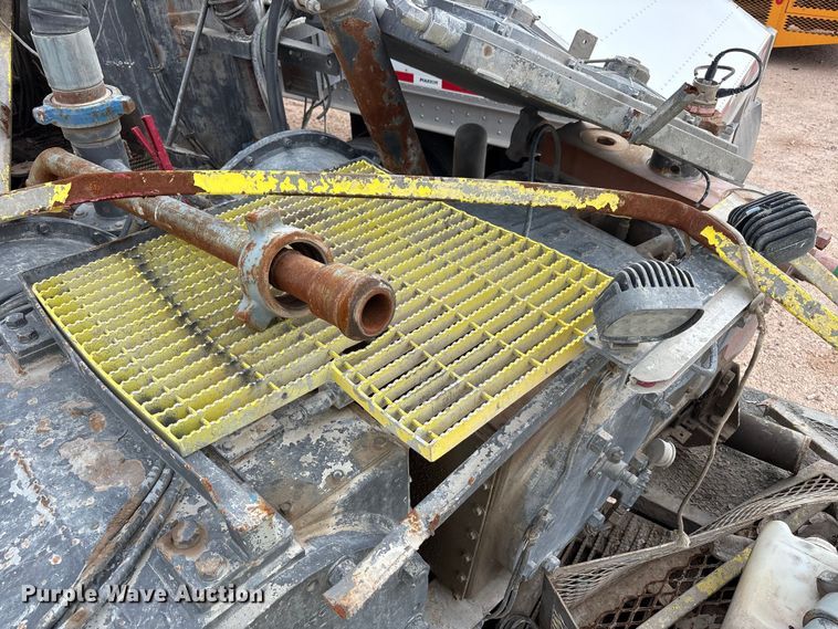 image for item YA3451 2013 Peerless CH-44-2A double pump cement trailer
