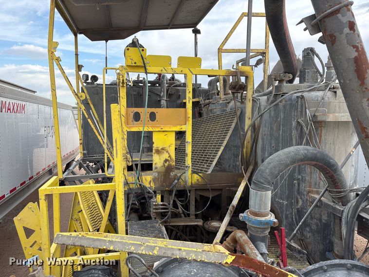 image for item YA3451 2013 Peerless CH-44-2A double pump cement trailer