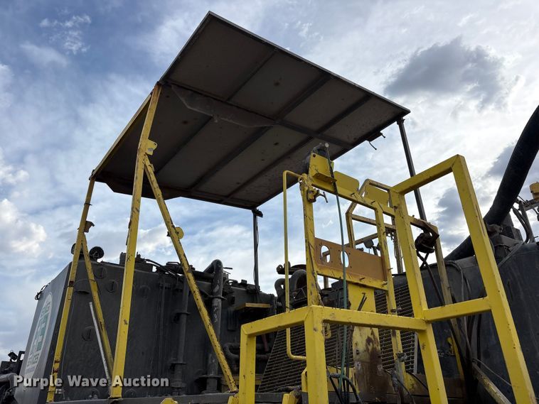 image for item YA3451 2013 Peerless CH-44-2A double pump cement trailer
