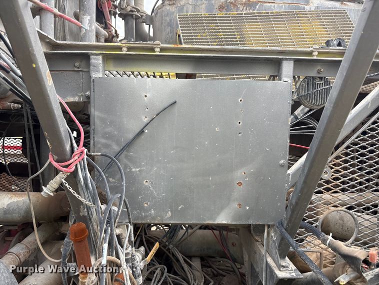 image for item YA3451 2013 Peerless CH-44-2A double pump cement trailer