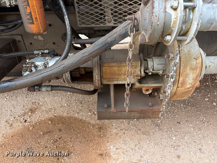 image for item YA3451 2013 Peerless CH-44-2A double pump cement trailer