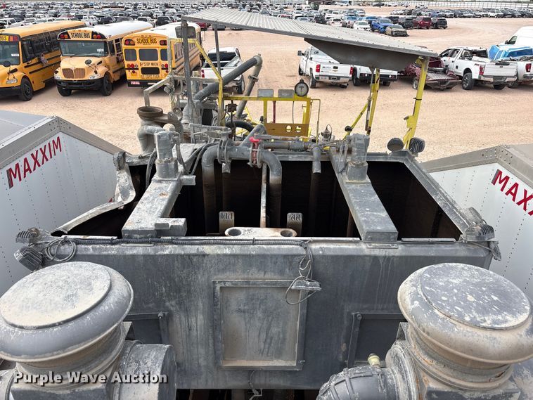 image for item YA3451 2013 Peerless CH-44-2A double pump cement trailer