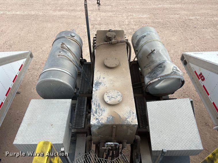 image for item YA3451 2013 Peerless CH-44-2A double pump cement trailer