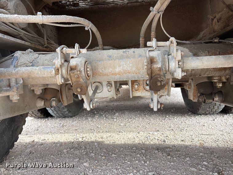 image for item YA3451 2013 Peerless CH-44-2A double pump cement trailer