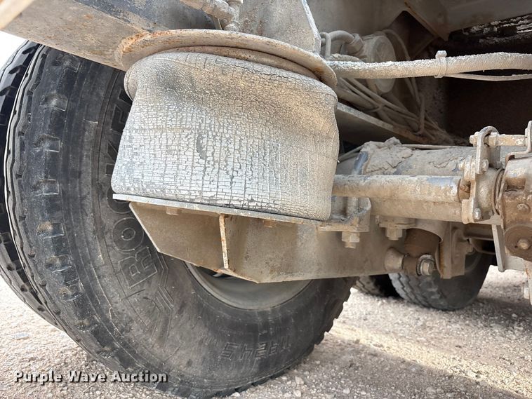 image for item YA3451 2013 Peerless CH-44-2A double pump cement trailer