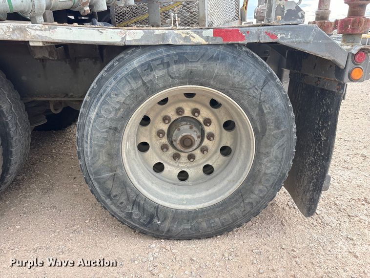 image for item YA3451 2013 Peerless CH-44-2A double pump cement trailer