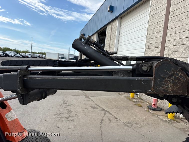image for item YA3496 2020 Cast Loader 28T compact wheel loader