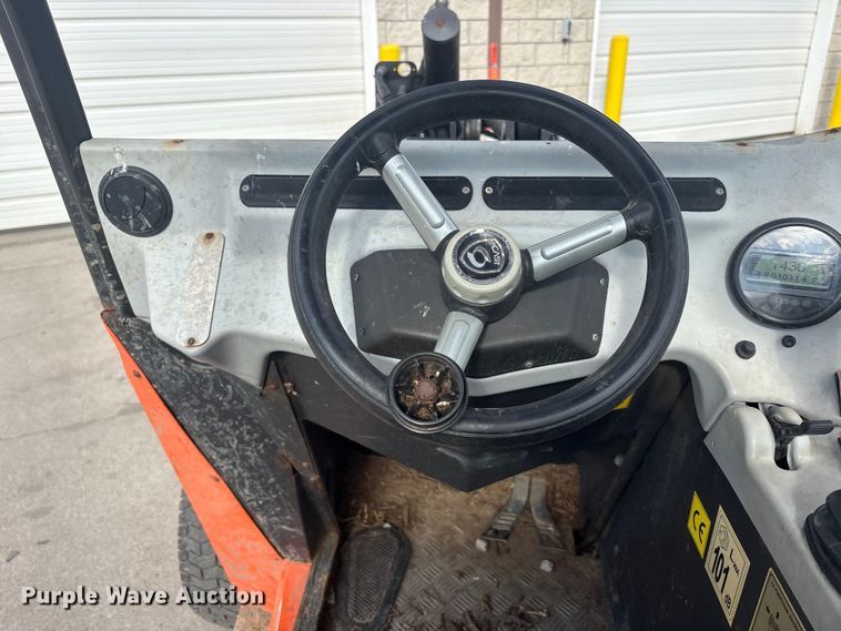 image for item YA3496 2020 Cast Loader 28T compact wheel loader