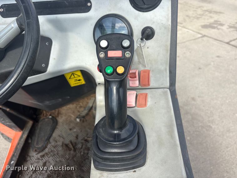 image for item YA3496 2020 Cast Loader 28T compact wheel loader